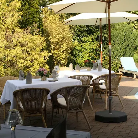 Saunadorf Almsick 호텔 *